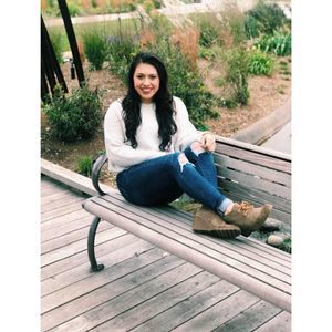 Meet your Posher, Selena